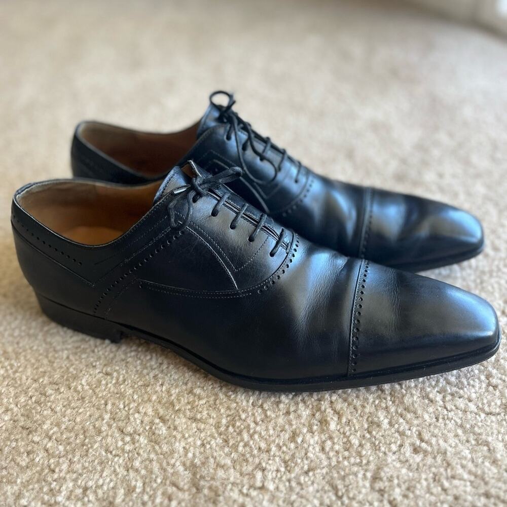 Magnanni made in Spain black Oxford shoes.